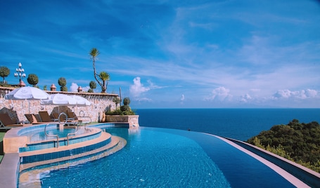 Outdoor pool, sun loungers