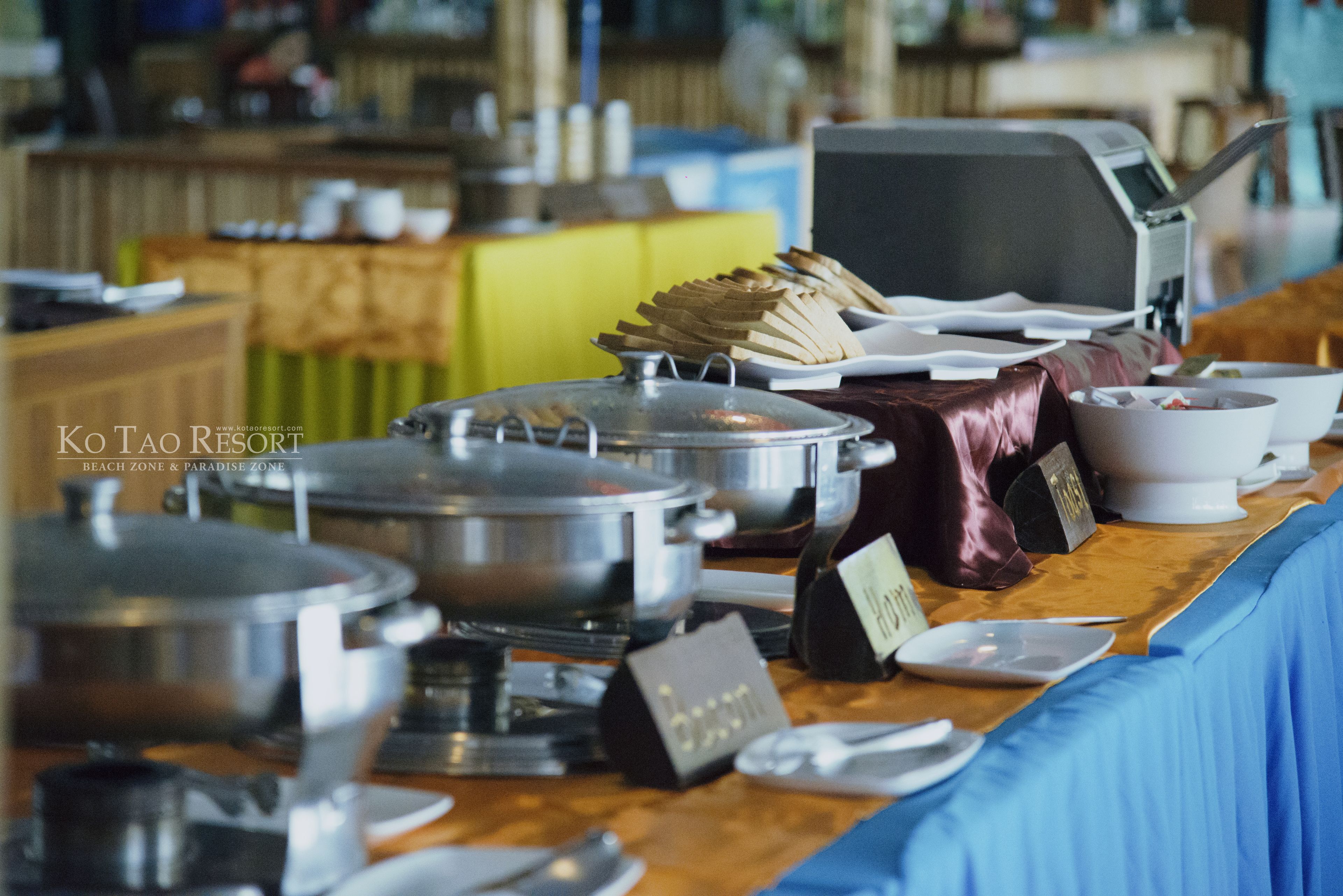 daily cooked-to-order breakfast (thb 250 per person)