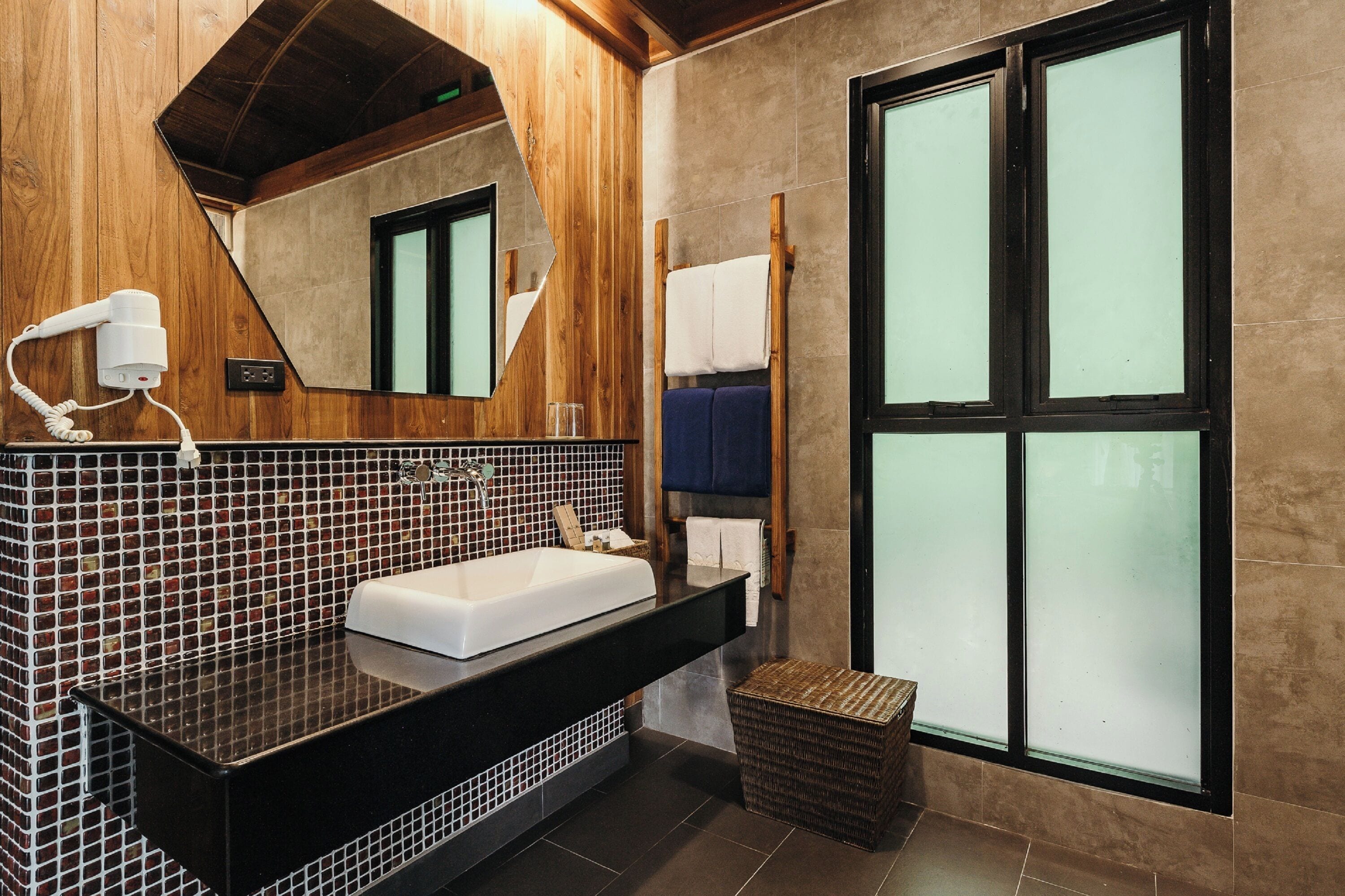 jacuzzi villa | bathroom | shower, free toiletries, hair dryer, bathrobes