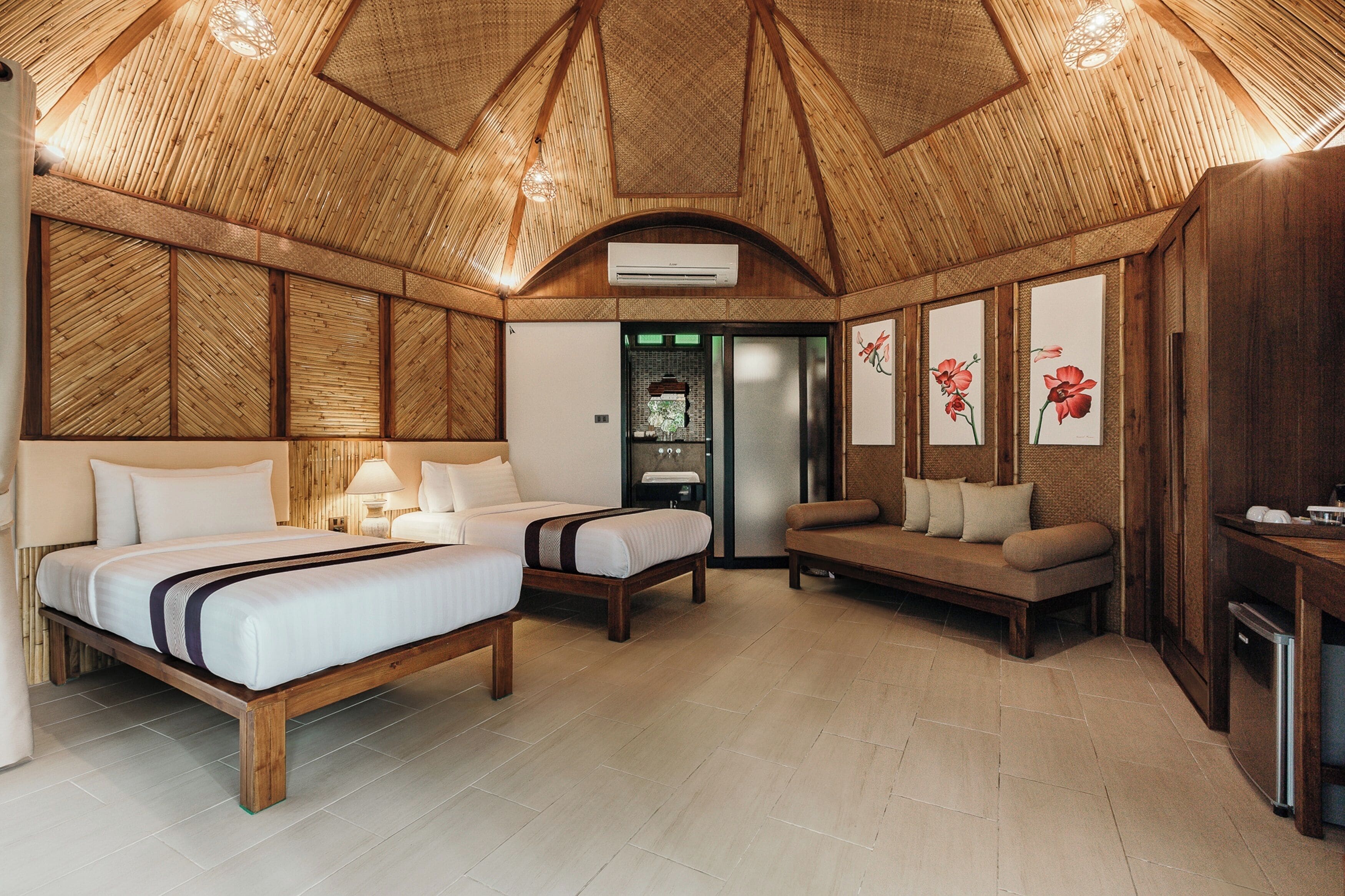 deluxe twin room | hypo-allergenic bedding, in-room safe, desk, blackout curtains