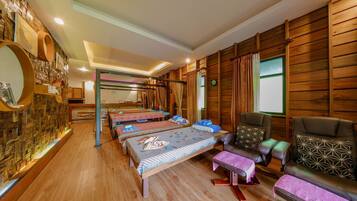 Hot stone-massage, thai-massage