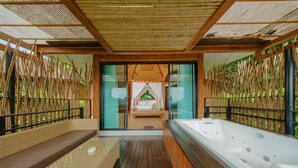 Premium Jacuzzi Villa | Terrasse/patio