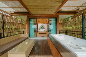 Premium Jacuzzi Villa | Terrasse/Patio