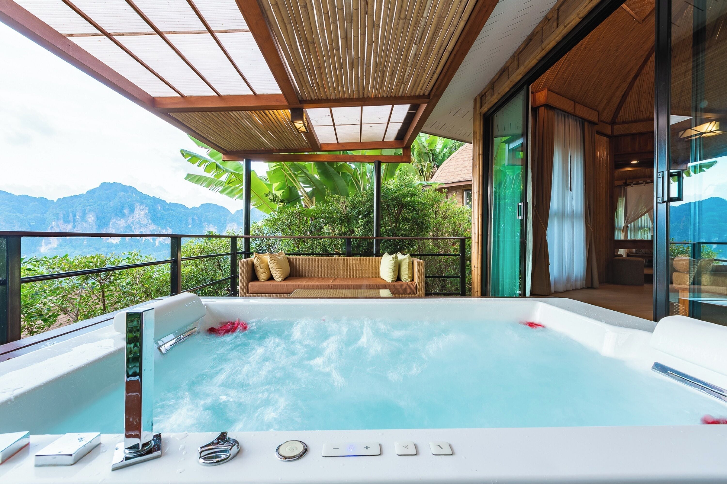 premium jacuzzi villa | mountain view