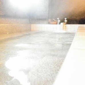 Indoor spa tub