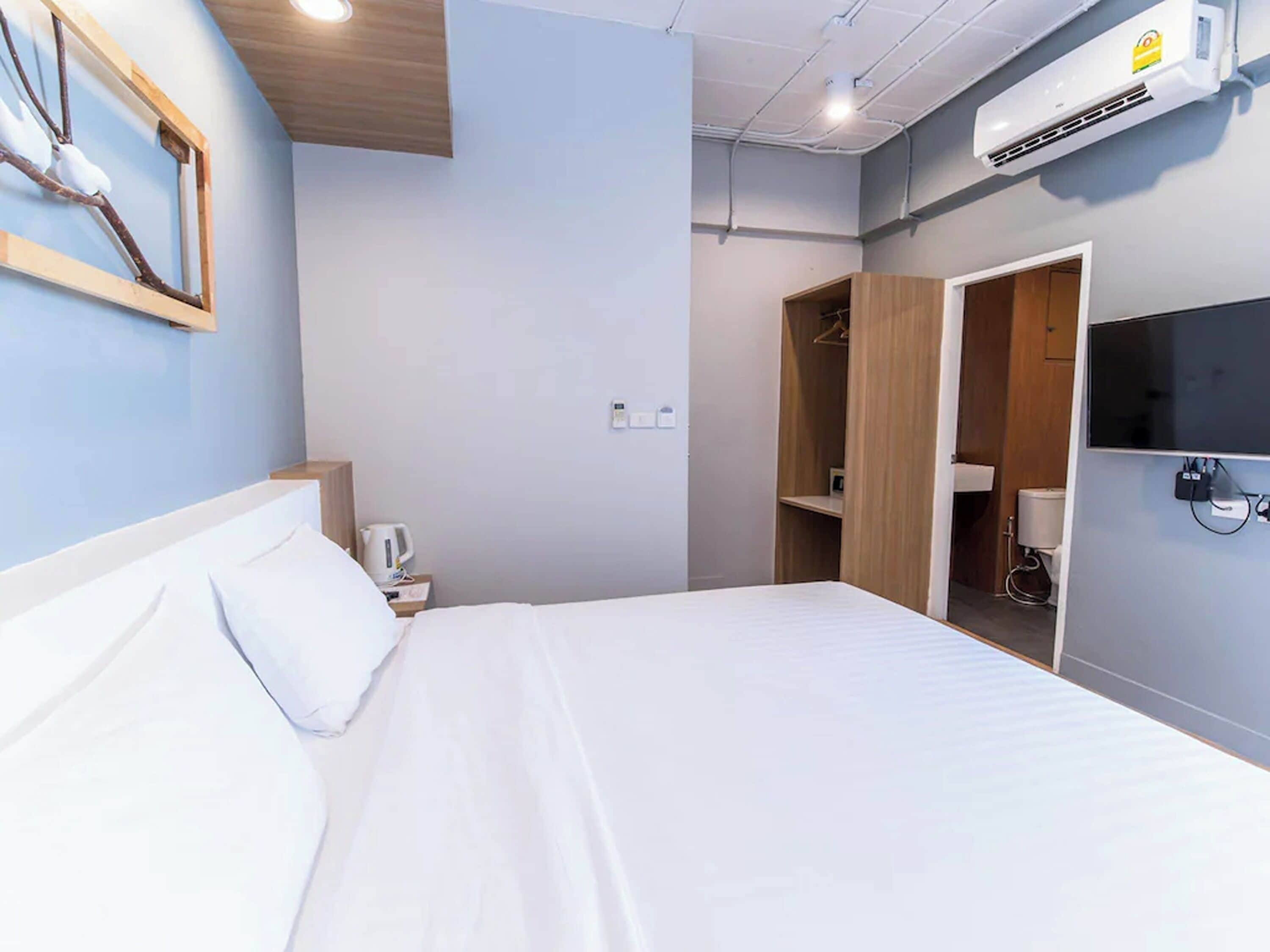 Caja de seguridad en la habitación y escritorio 