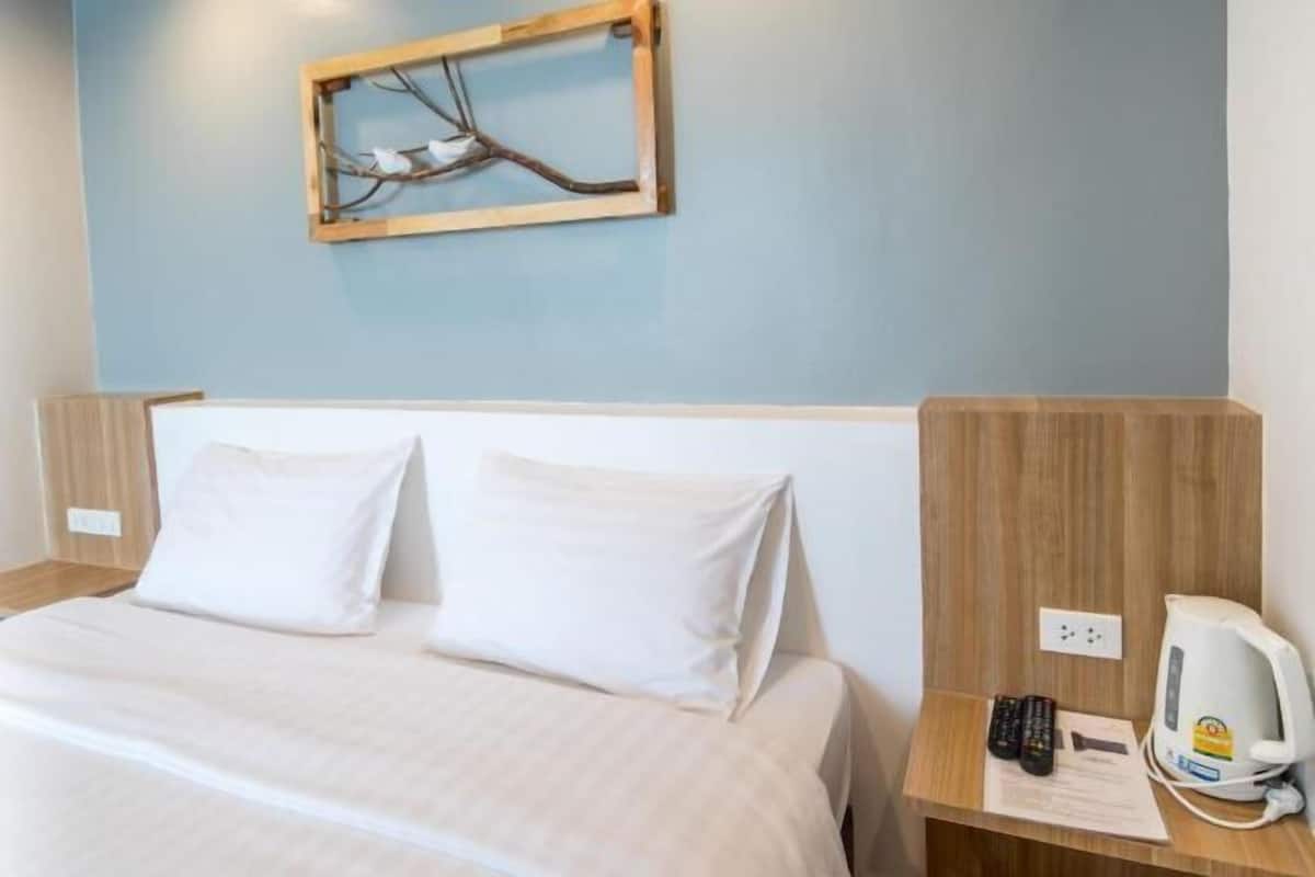 1 Schlafzimmer, Zimmersafe, Schreibtisch, laptopgeeigneter Arbeitsplatz