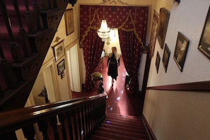 Staircase - The Grand On Macfie (Devonport)