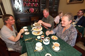 Food and drink - The Grand On Macfie (Devonport)