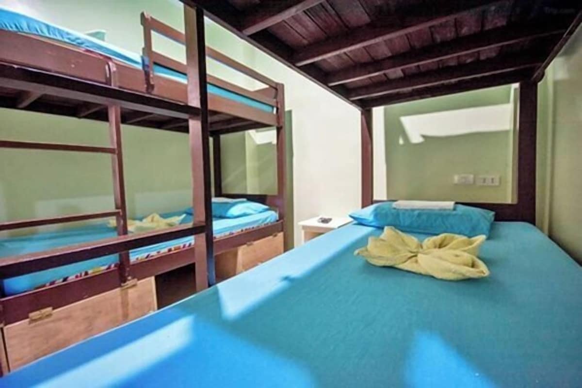Desk, WiFi (free), bed sheets