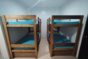 Fælles sovesal - mænd/kvinder | Skrivebord, gratis Wi-Fi, sengetøj