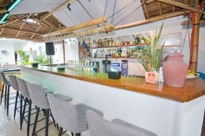 Bar (on property) - Boracay Backpackers (Boracay Island)