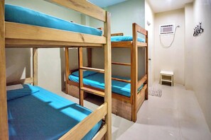 Mixed Dormitory (4pax) | Desk, free WiFi, bed sheets