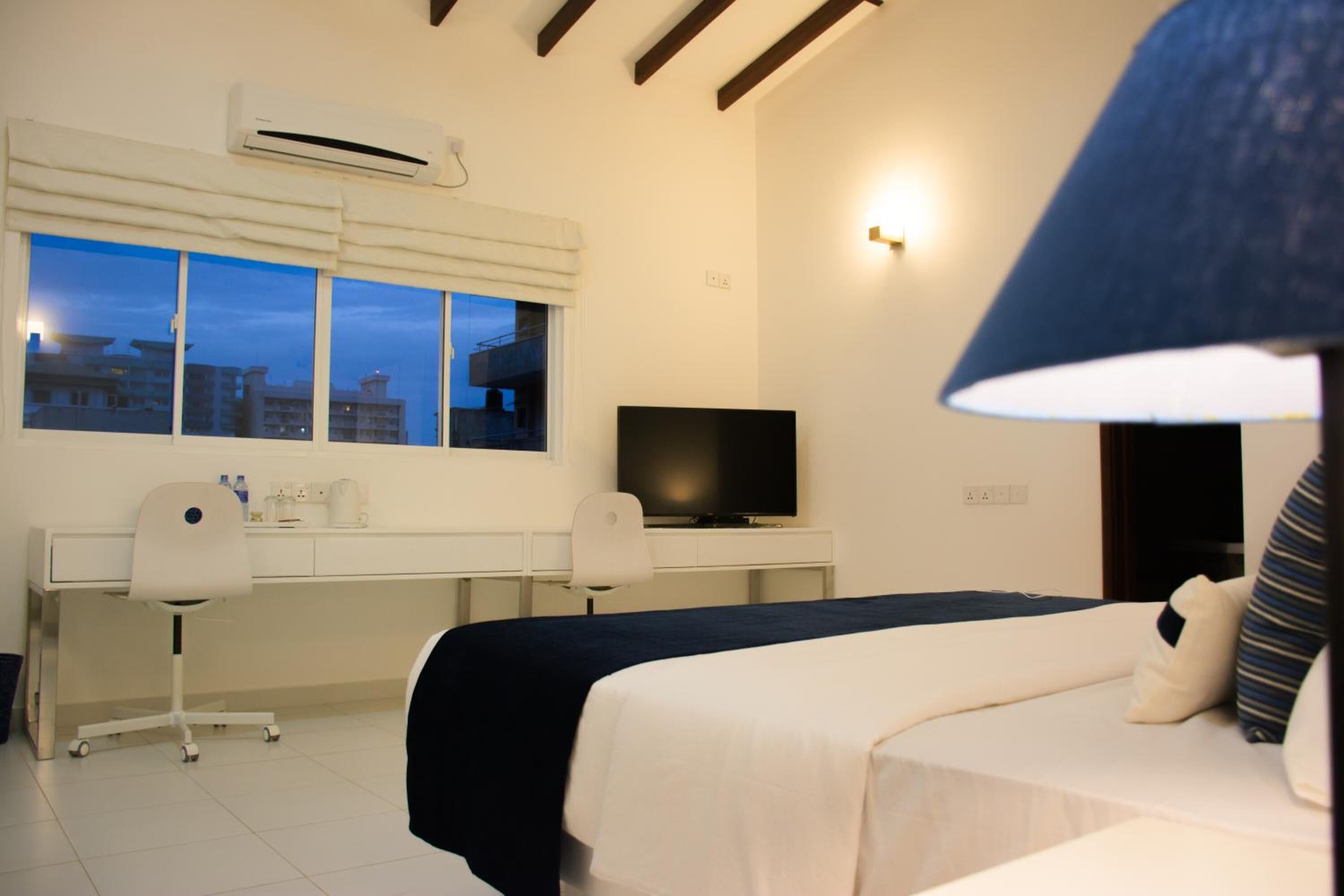 1 bedroom, in-room safe, desk, laptop workspace