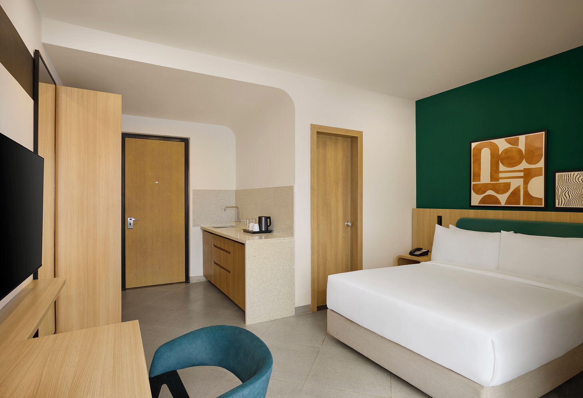 Room, 1 Queen Bed (Guest) | Premium bedding, desk, laptop workspace, bed sheets