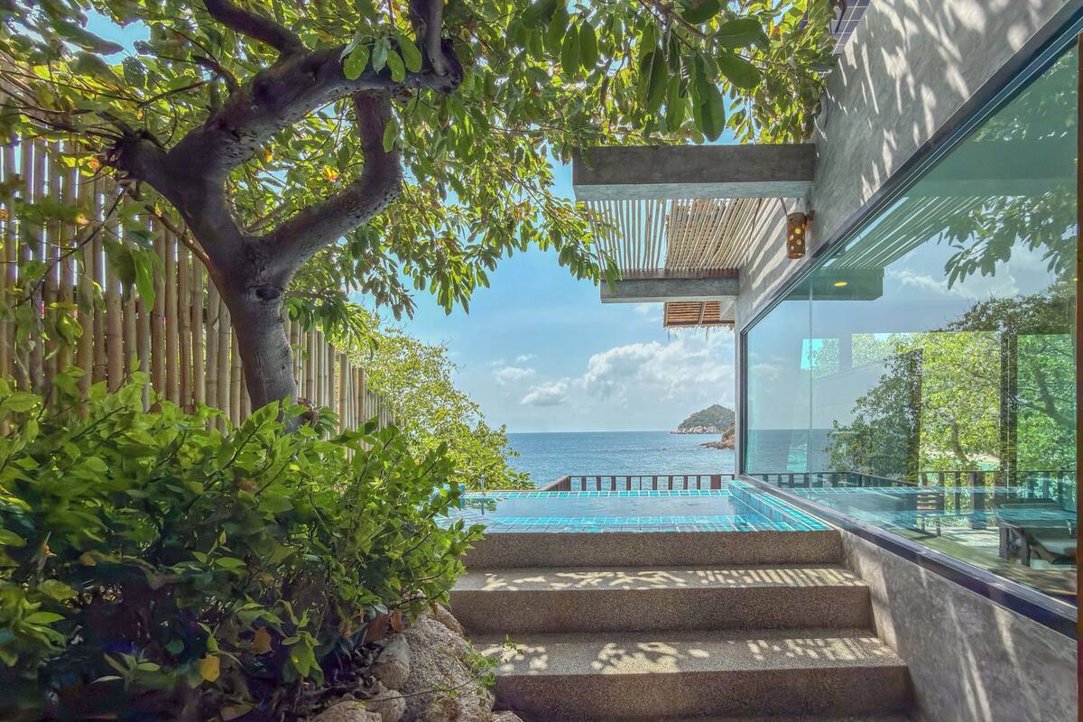 2 Bedroom Pool Villa | Living area | Flat-screen TV