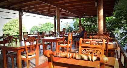 Hotel Mango Garden