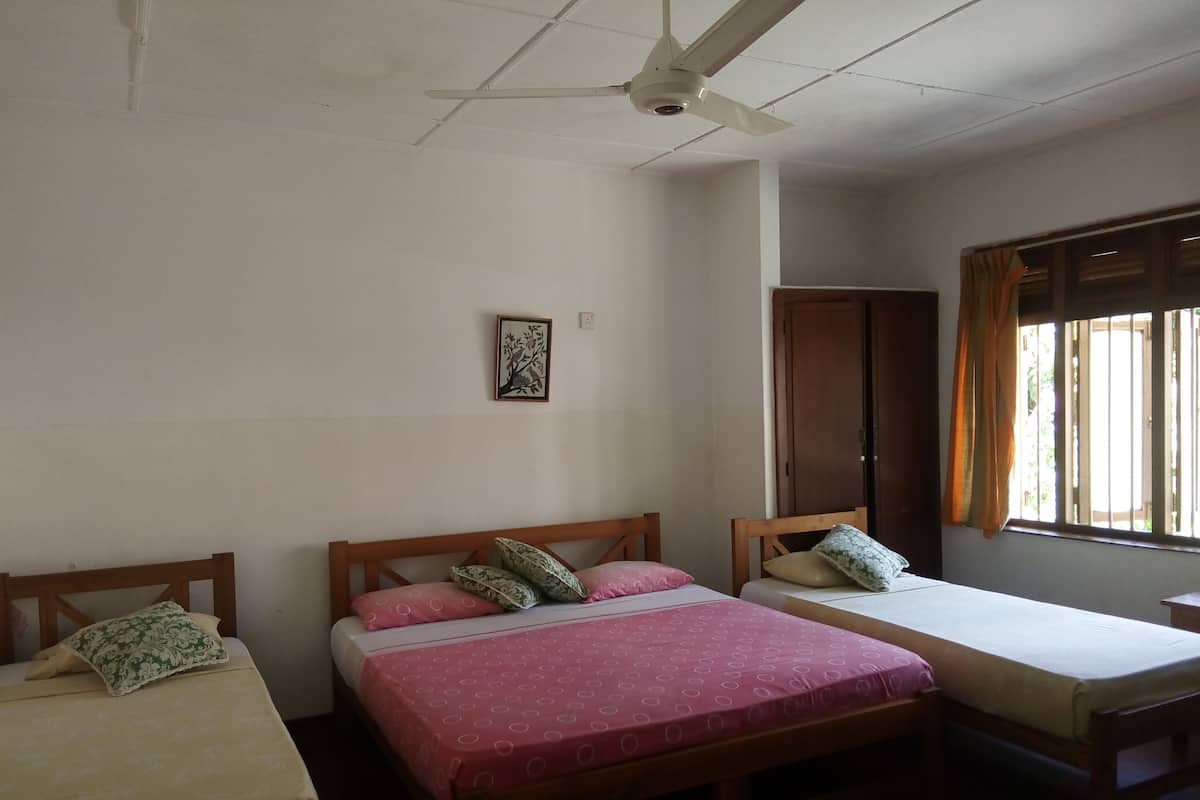 Family Room | In-room safe, desk, rollaway beds, free WiFi