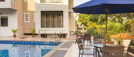 Indoor pool, outdoor pool