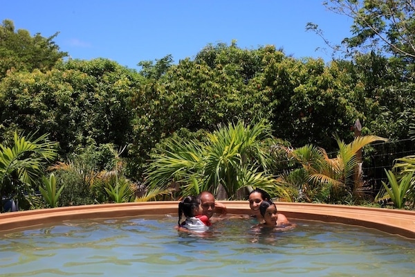 2 albercas al aire libre