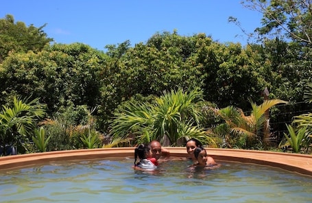 2 outdoor pools