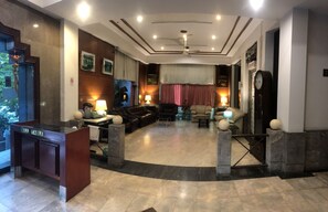 ロビー応接スペース