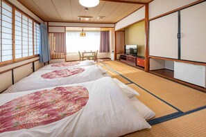 Japanese Style Room Tatami 10 mat, Non smoking | In-room safe, desk, free WiFi, bed sheets - New Makomo Hotel (Itako)