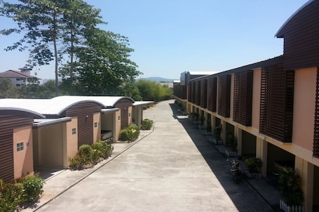 Exterior. PR Resort Hat Yai