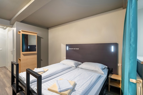 Twin Room | Free WiFi, bed sheets