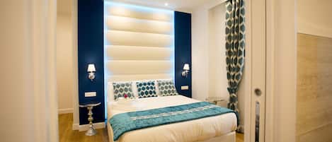 Deluxe-Studio (Queen)(Via Napoli 45) | 2 Schlafzimmer, Daunenbettdecken, Minibar, Zimmersafe