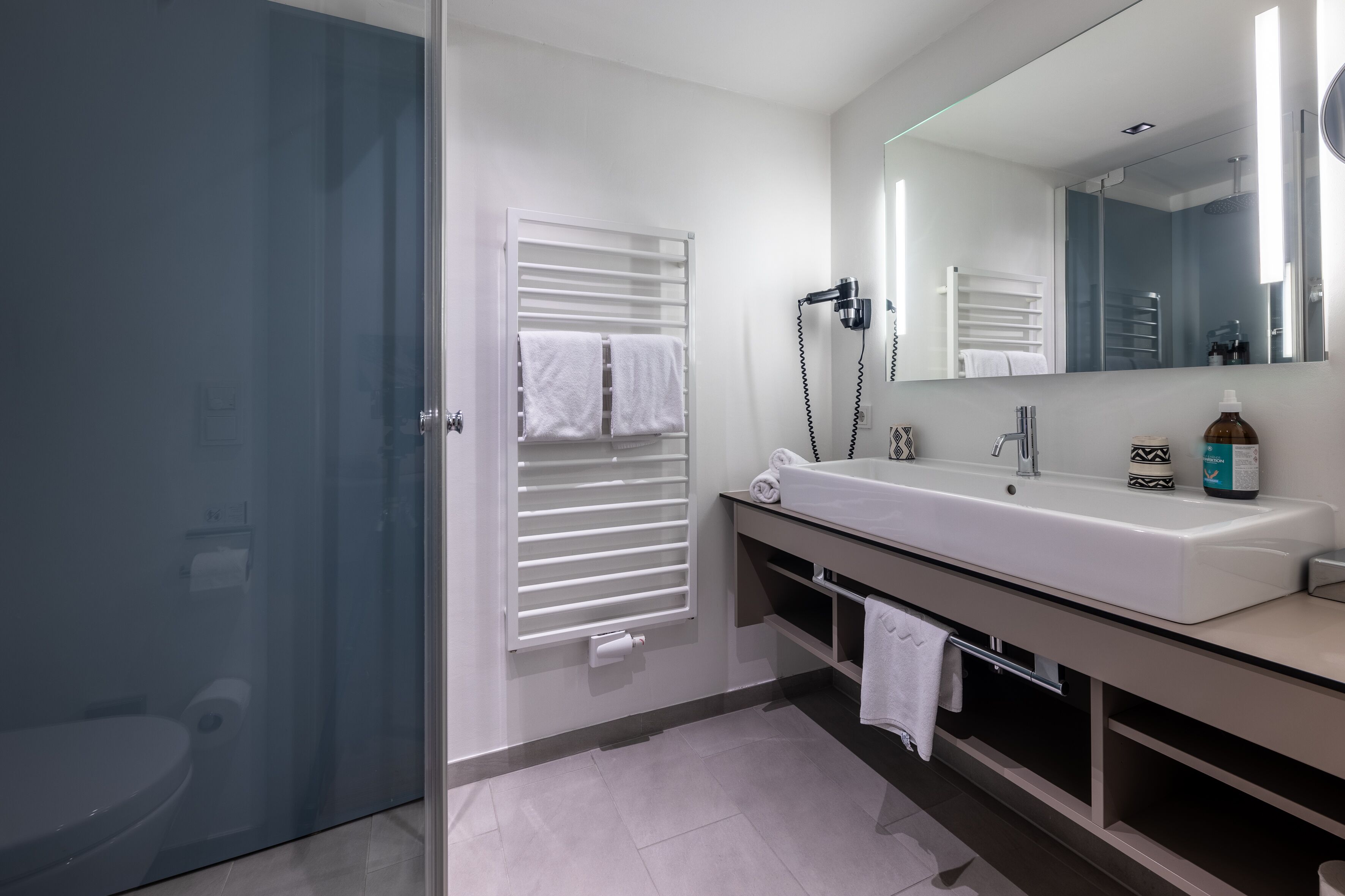 twin room | bathroom | shower, free toiletries, hair dryer, bathrobes