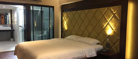 In-room safe, desk, free WiFi, bed sheets