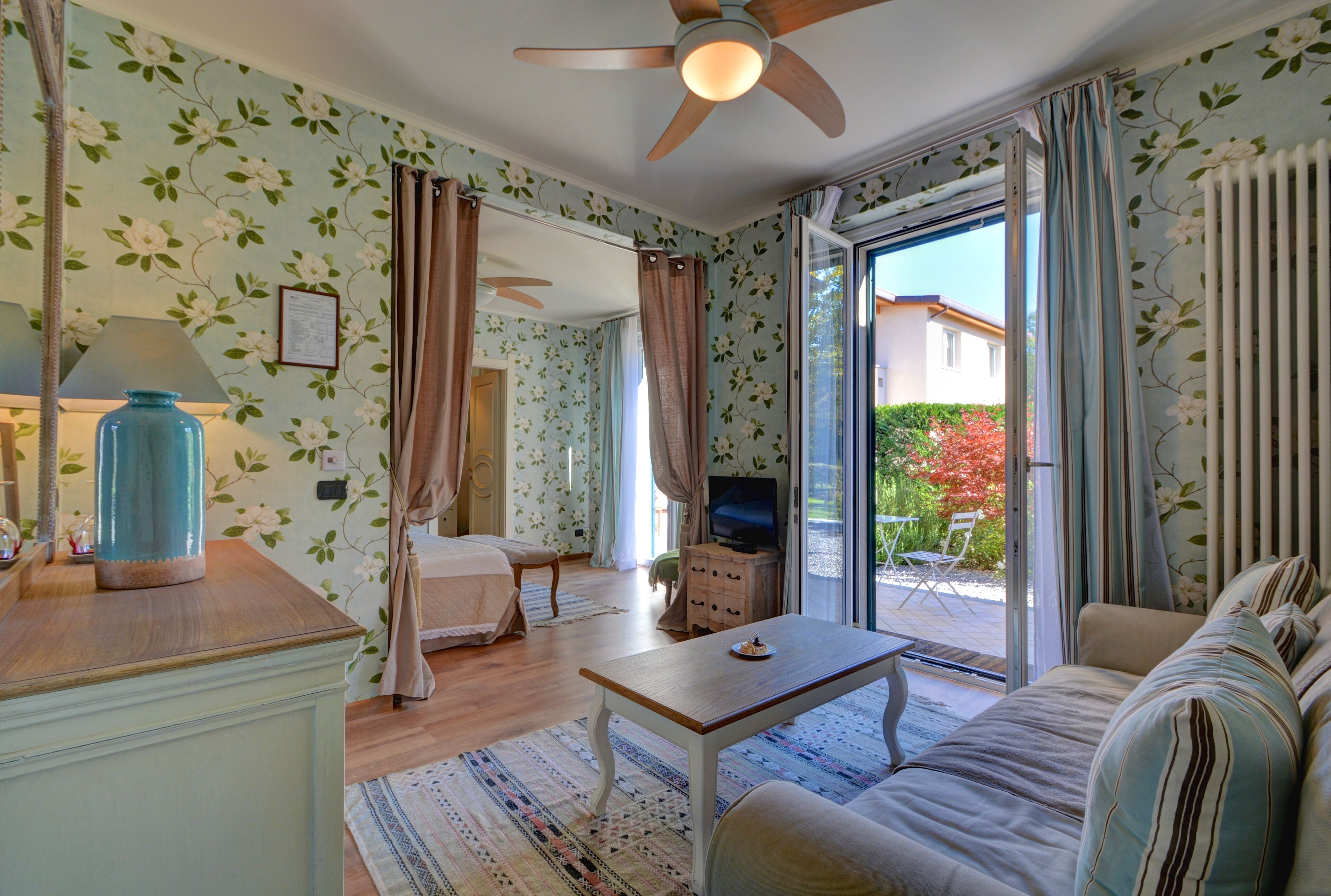 Suite clásica, 1 cama Queen size y sofá cama | 1 habitación, ropa de cama de alta calidad y edredón 
