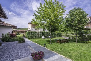 Exterior - La Rosa Gialla (Barolo)