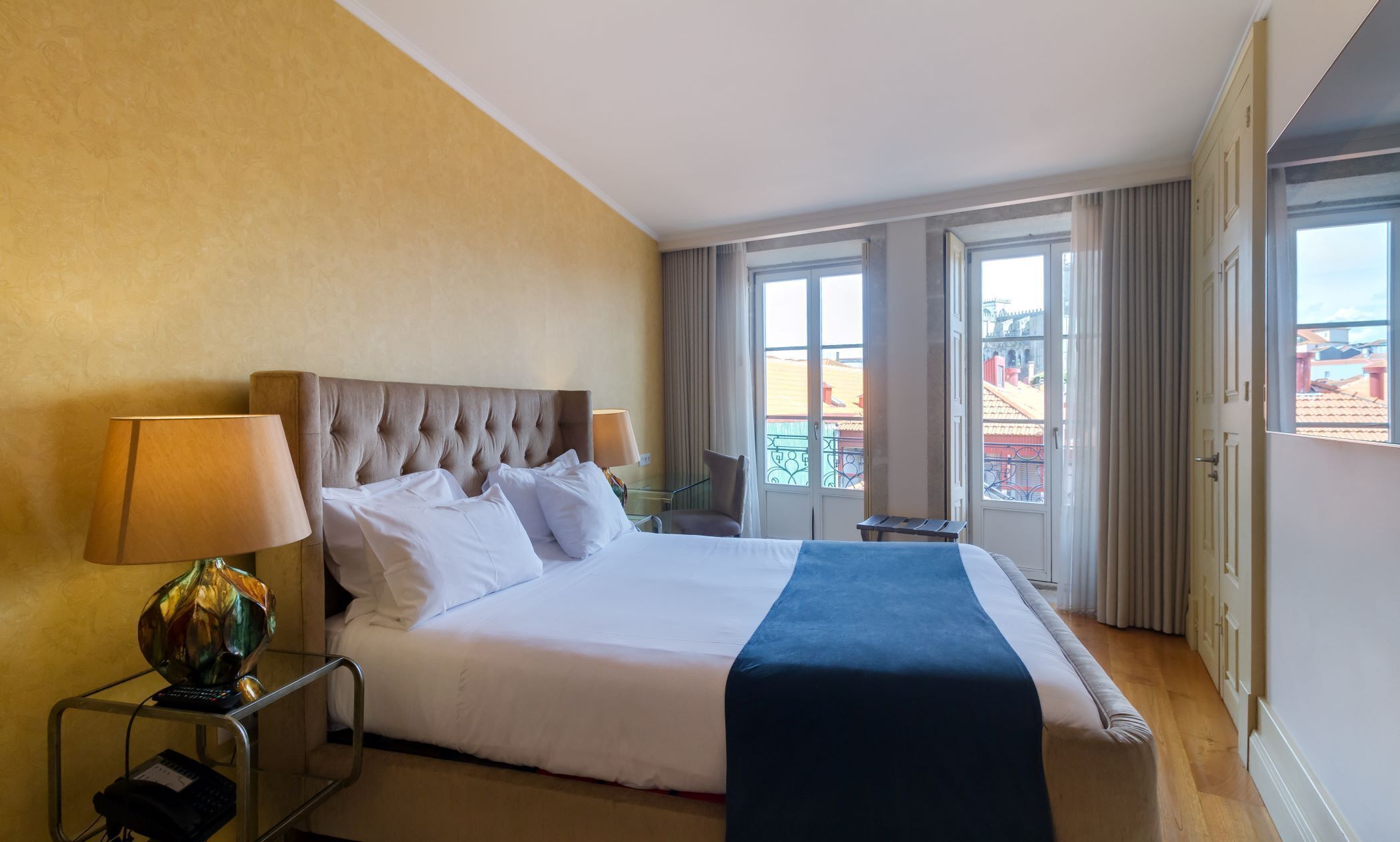 deluxe apartment | 1 bedroom, premium bedding, in-room safe, desk