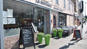 EntrĂ©e de lâhĂ©bergement