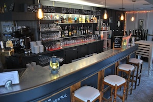Bar (en el alojamiento)