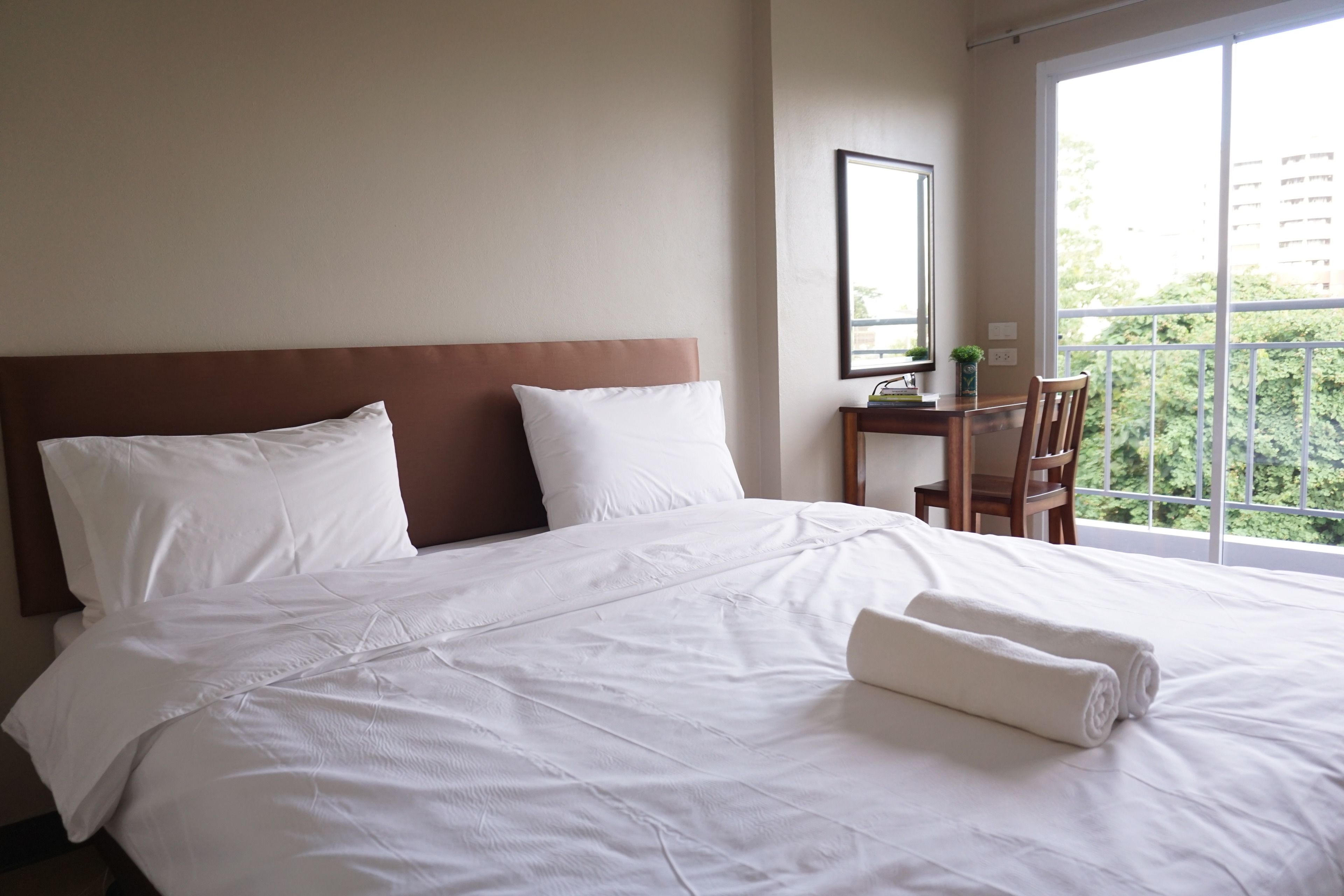 standard double room | desk, rollaway beds, free wifi