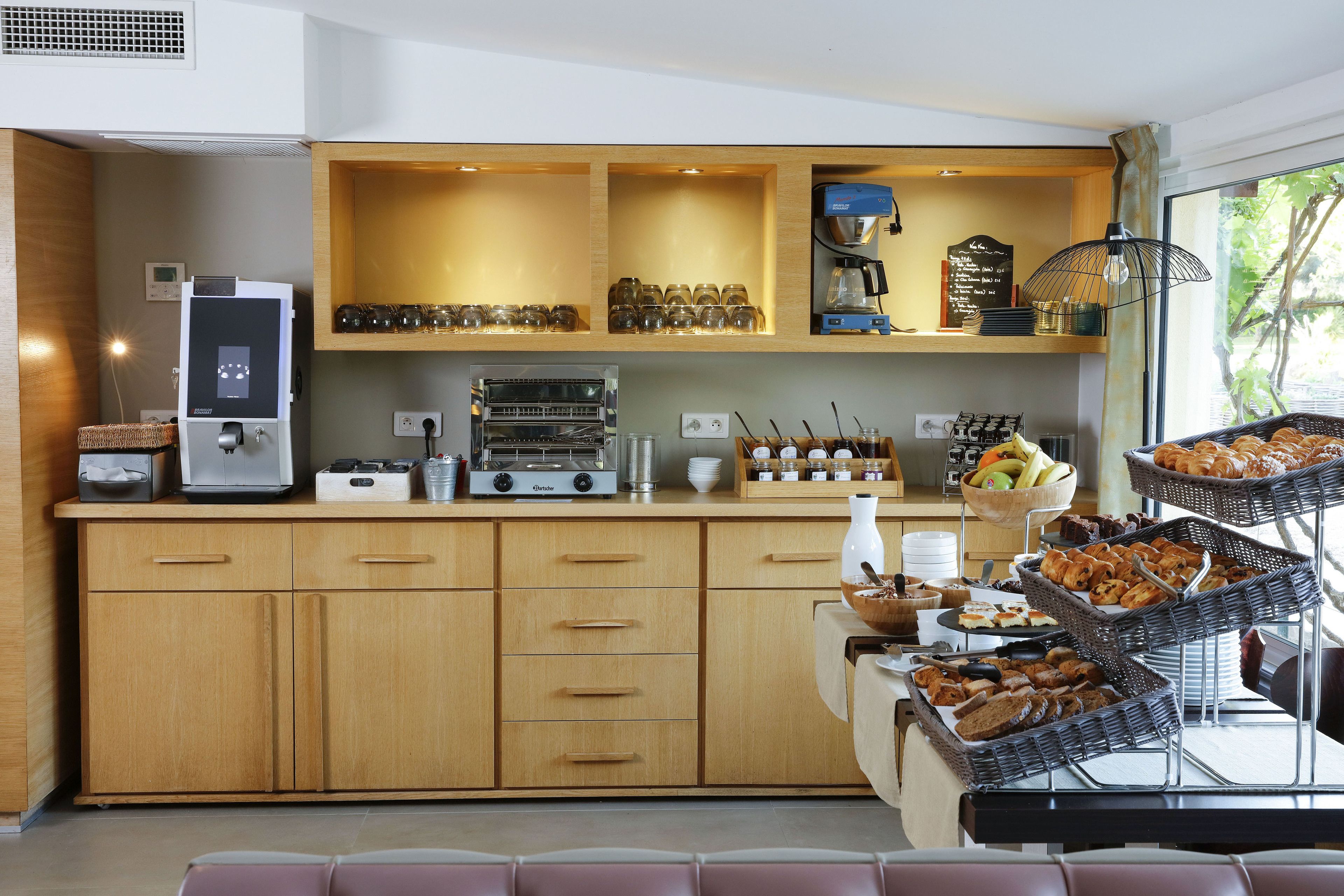 daily buffet breakfast (eur 15 per person)