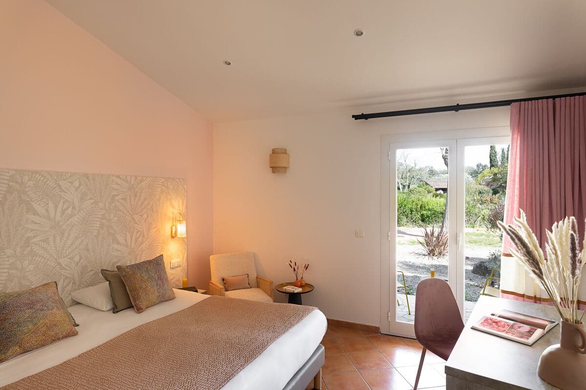 Superior Room | Desk, iron/ironing board, travel cot, free WiFi