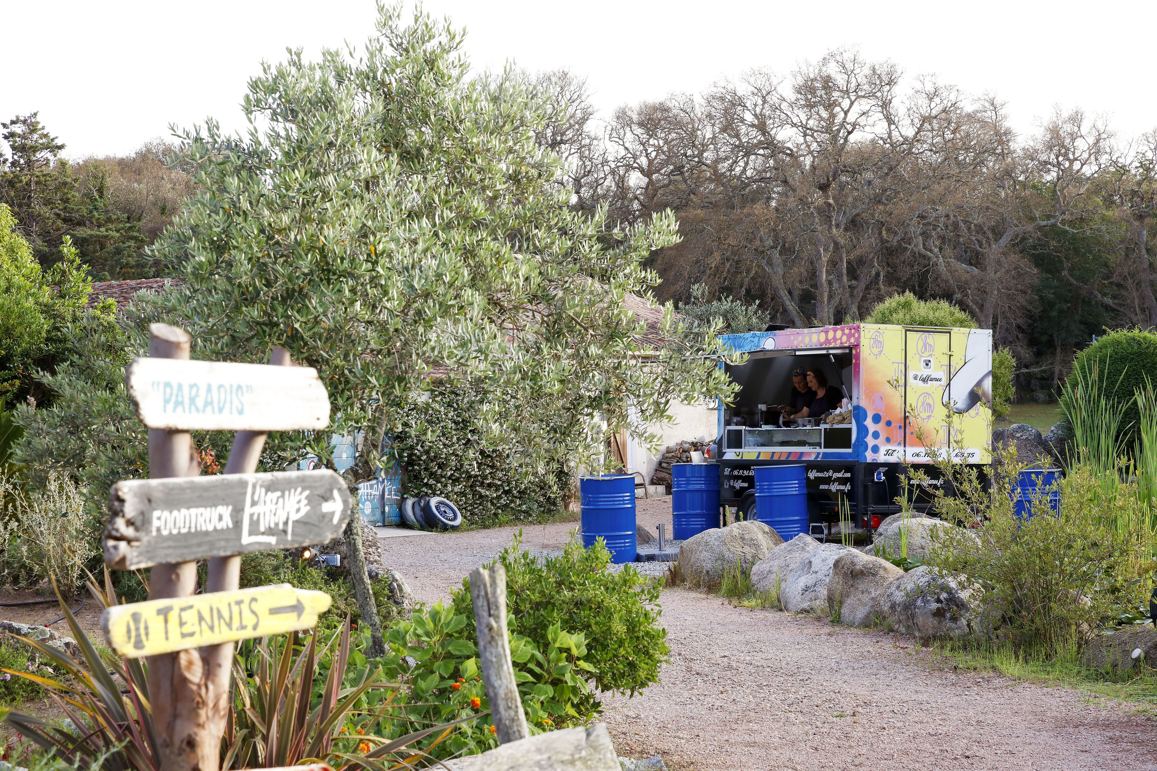 lunch and dinner served, french cuisine