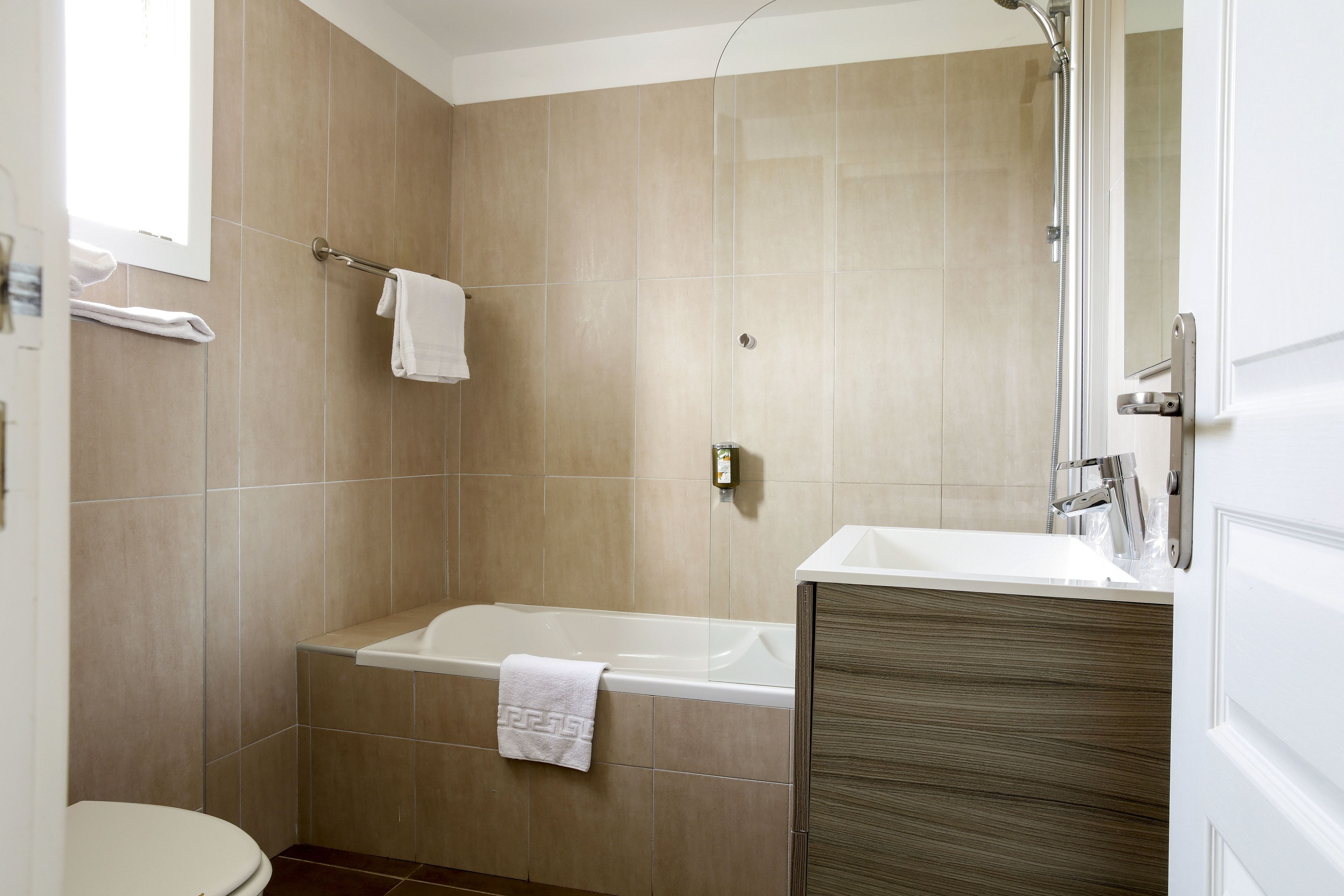 superior room | bathroom amenities | free toiletries, hair dryer, towels