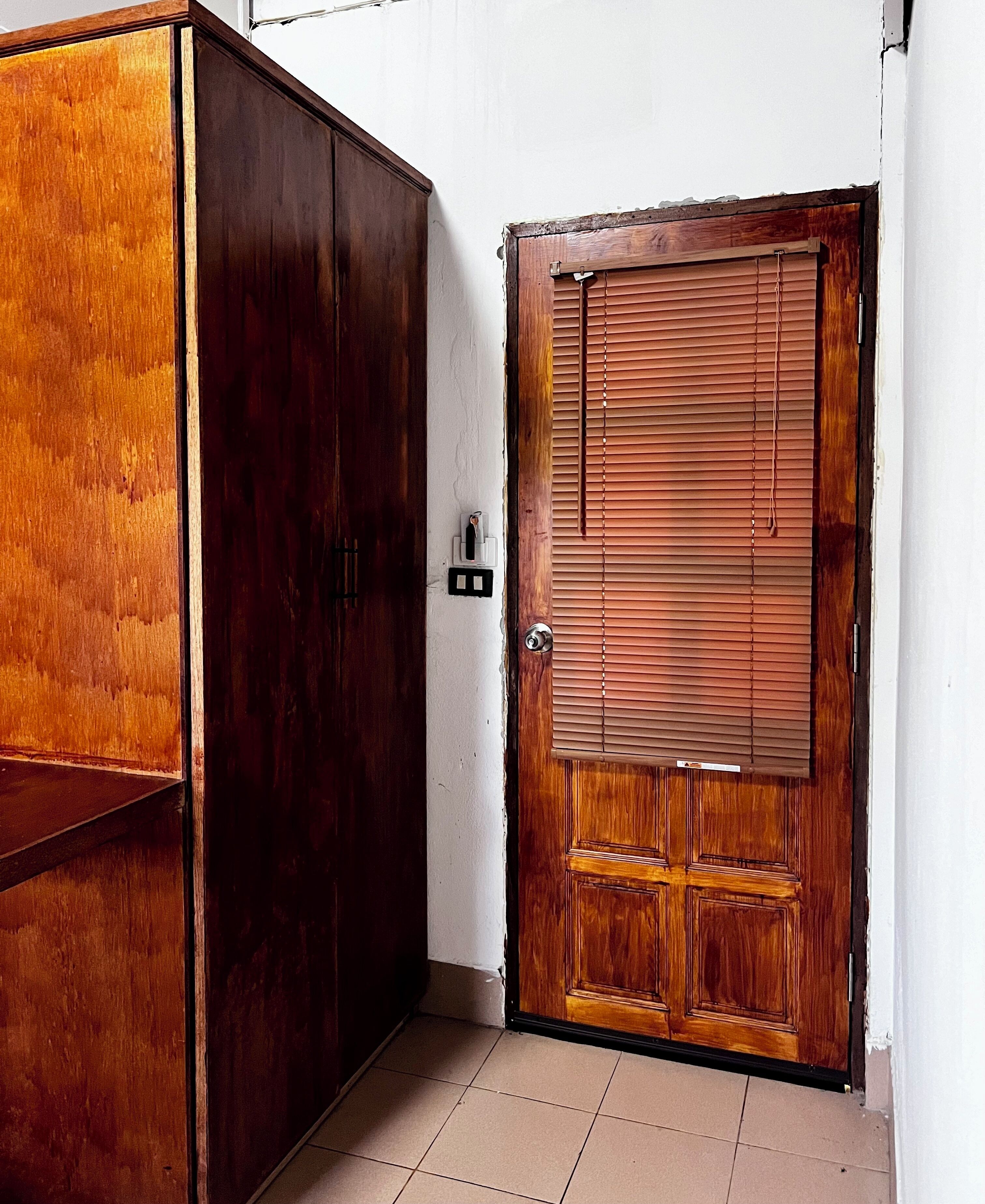 ตู้นิรภัยในห้องพัก