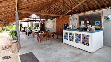 Quầy tiếp tân