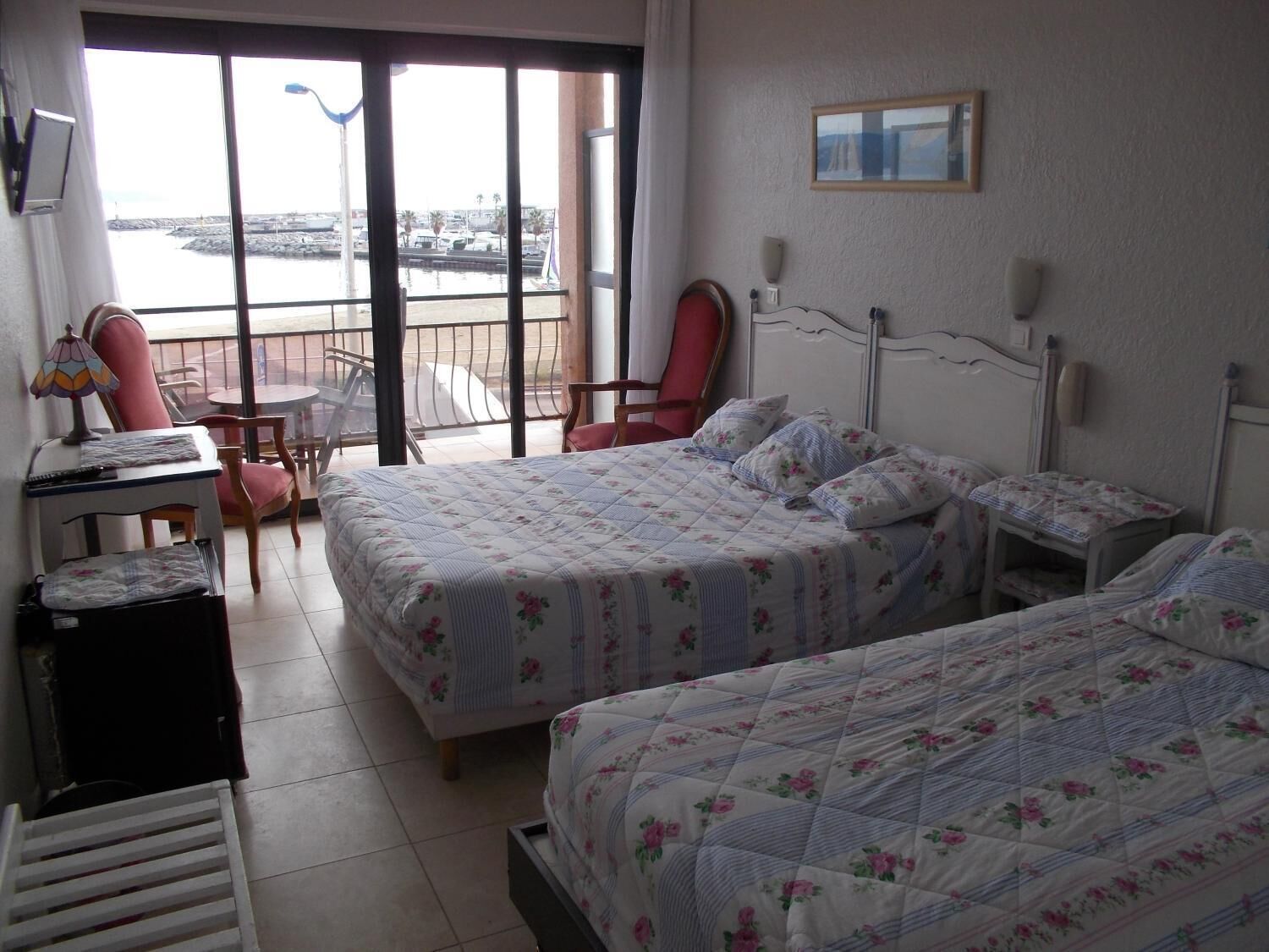 1 bedroom, free cots/infant beds, free wifi