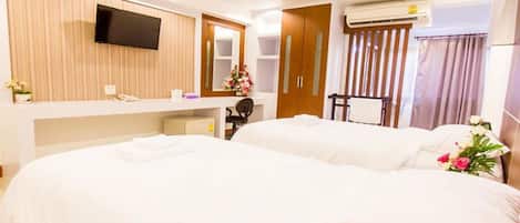 Desk, rollaway beds, free WiFi