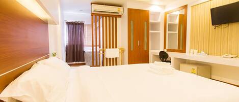 Desk, rollaway beds, free WiFi