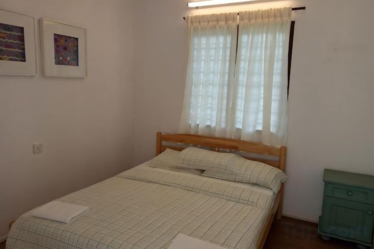 Double Room, Queen Bed