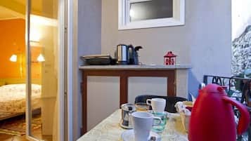 Double Room | In-room dining