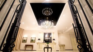 Reception - Laerton Hotel Tbilisi (Tbilisi)